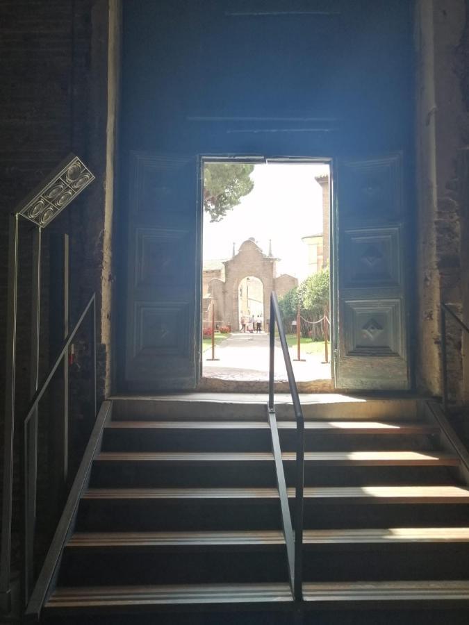 Corte Cavour. Una Mansarda Nel Cuore Della Citta Ravenna Exterior photo