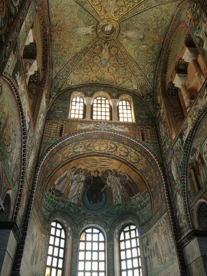 Corte Cavour. Una Mansarda Nel Cuore Della Citta Ravenna Exterior photo