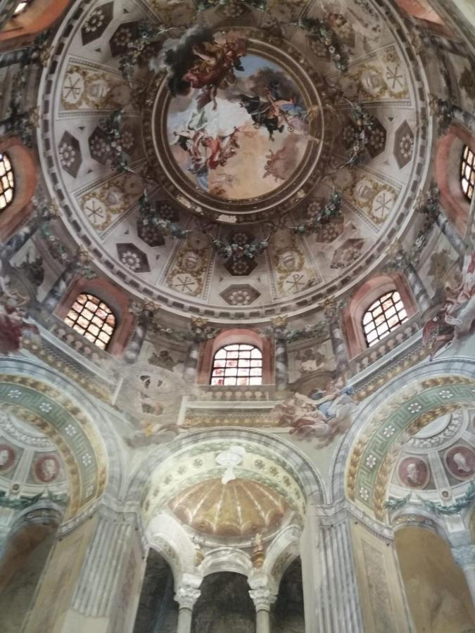 Corte Cavour. Una Mansarda Nel Cuore Della Citta Ravenna Exterior photo